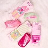 The MakeUp Eraser Winter Village 3pc Gift Set - Image 4