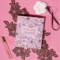 MOR Marshmallow Floral Treasures Gift Pack - Image 2
